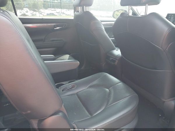 2020 TOYOTA HIGHLANDER LIMITED
