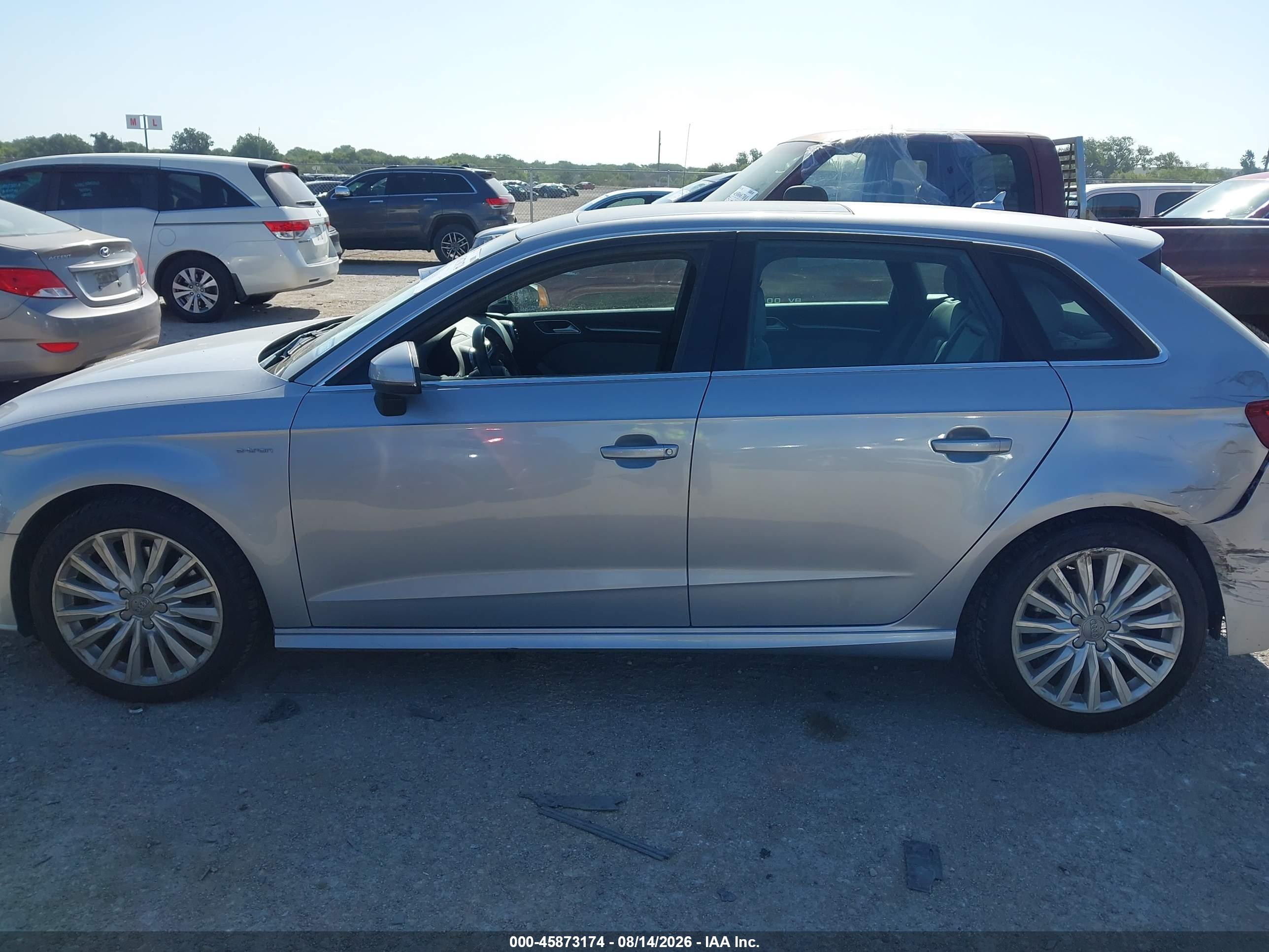 2017 AUDI A3 SPORTBACK E-TRON PREMIUM PLUS