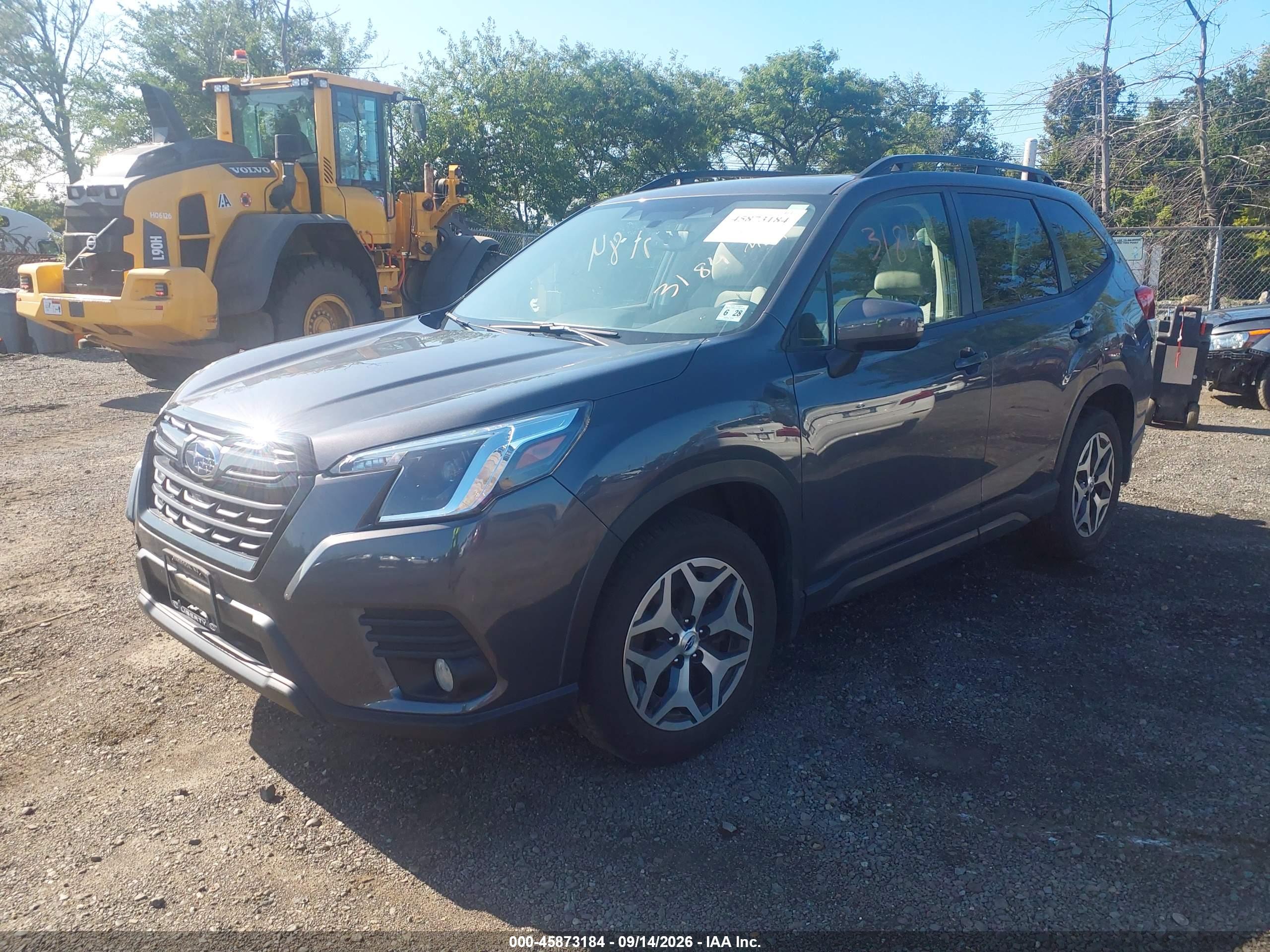 2023 SUBARU FORESTER PREMIUM — I2