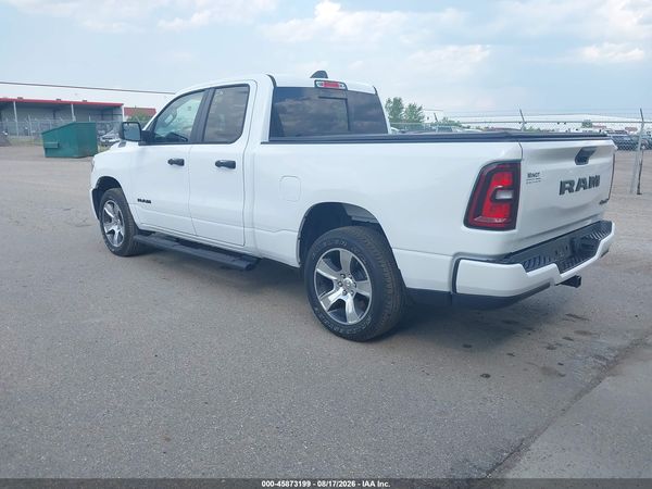 2026 RAM 1500 EXPRESS  4X4 6'4 BOX — I3