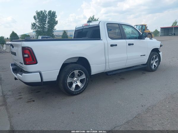 2026 RAM 1500 EXPRESS  4X4 6'4 BOX — I4