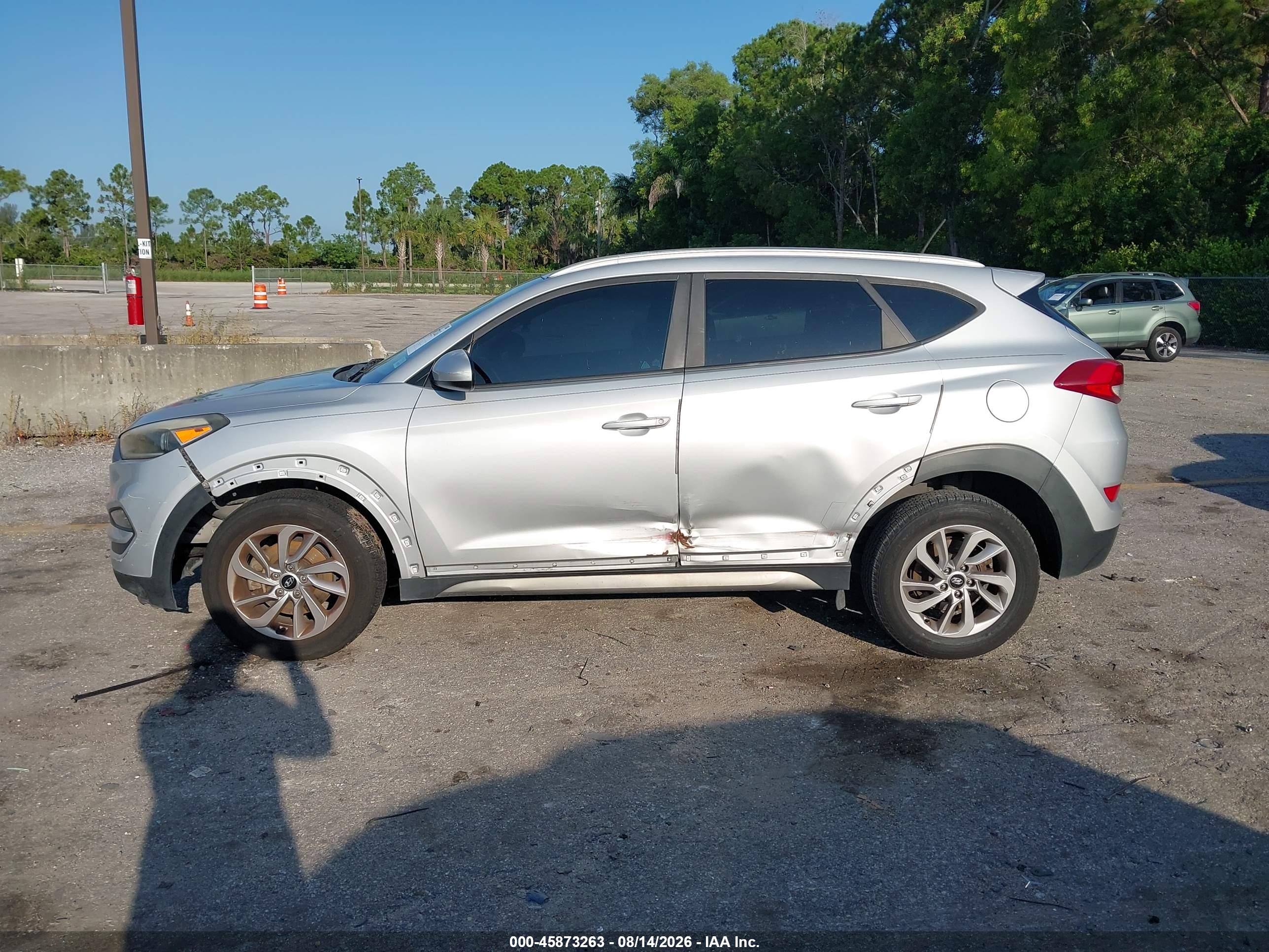 2017 HYUNDAI TUCSON SE