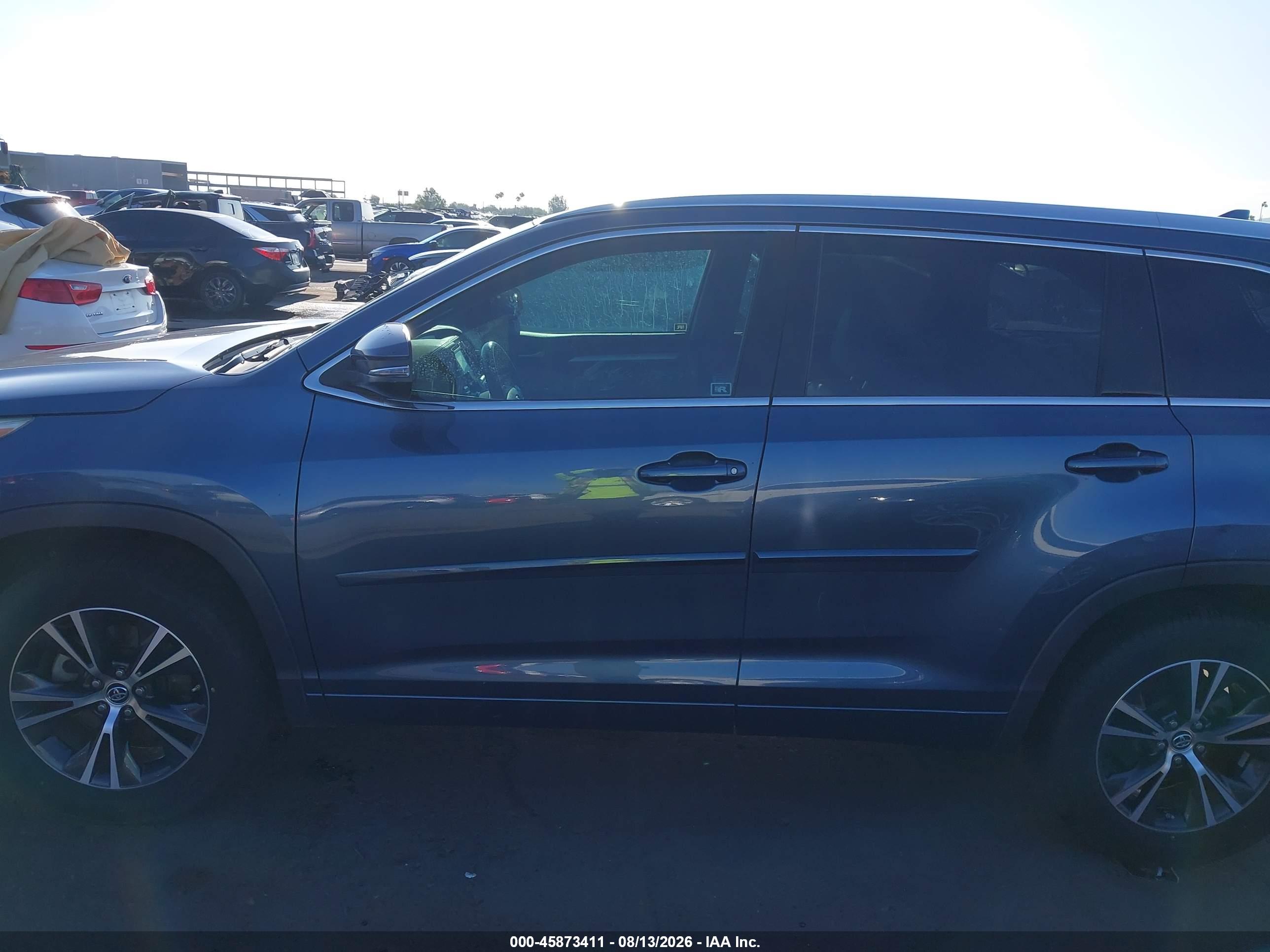 2016 TOYOTA HIGHLANDER XLE V6