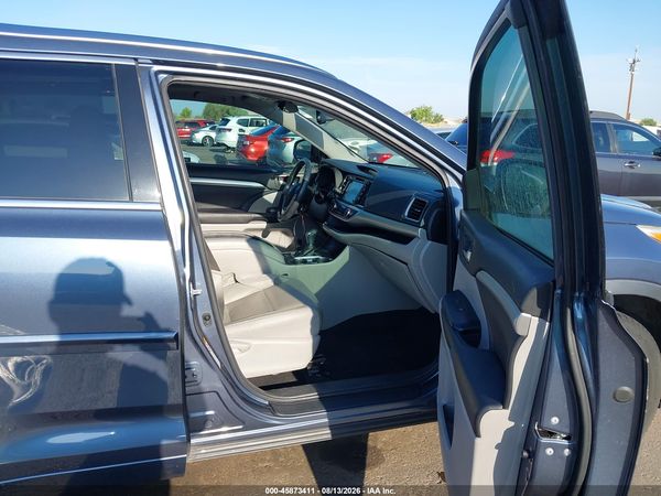 2016 TOYOTA HIGHLANDER XLE V6