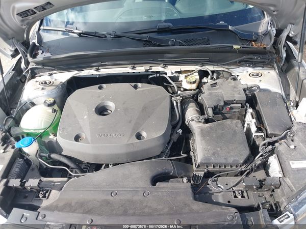 2019 VOLVO XC40 T5 MOMENTUM