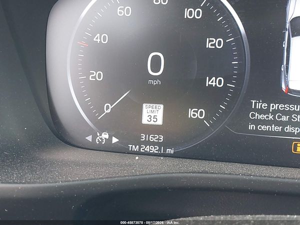 2019 VOLVO XC40 T5 MOMENTUM