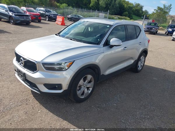 2019 VOLVO XC40 T5 MOMENTUM