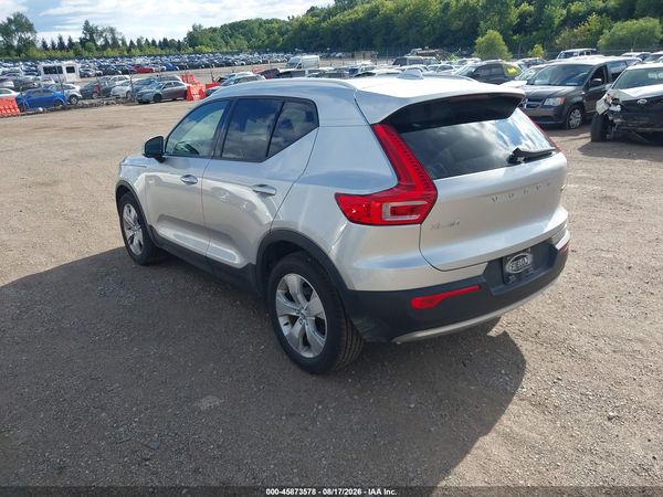 2019 VOLVO XC40 T5 MOMENTUM
