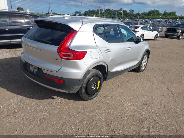 2019 VOLVO XC40 T5 MOMENTUM