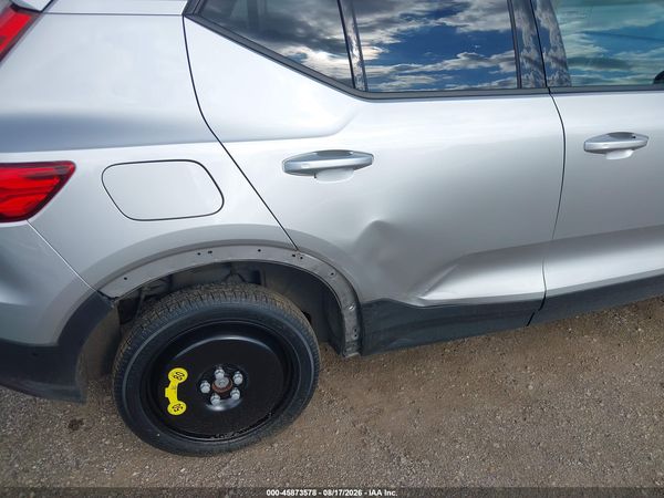 2019 VOLVO XC40 T5 MOMENTUM