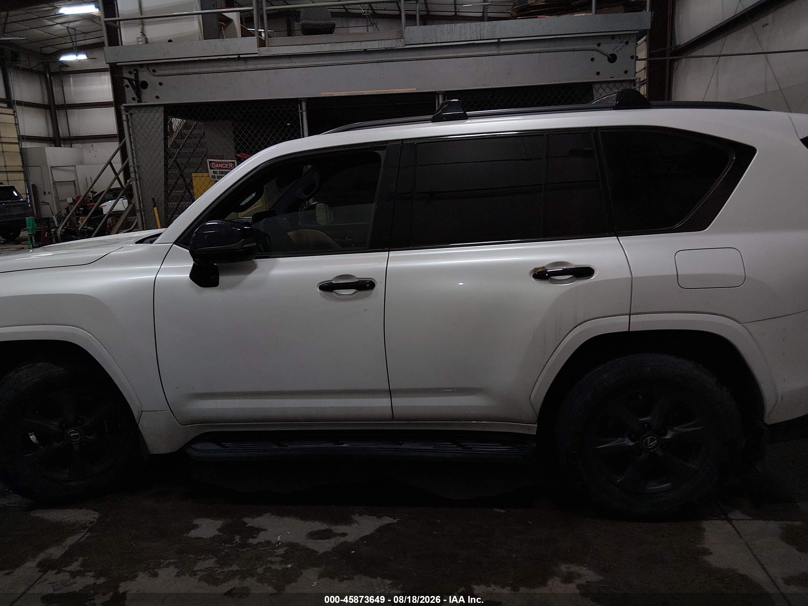 2023 LEXUS LX 600 LUXURY