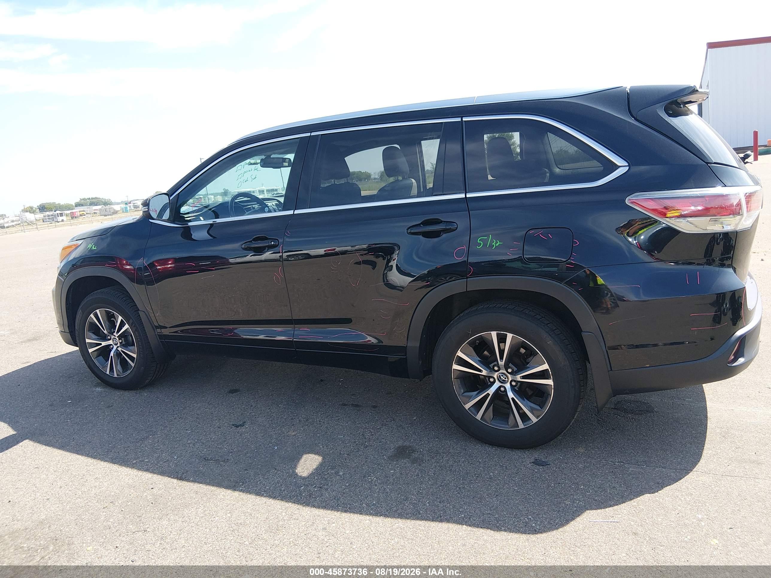 2016 TOYOTA HIGHLANDER XLE V6