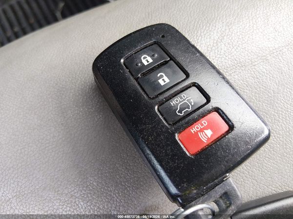 2016 TOYOTA HIGHLANDER XLE V6