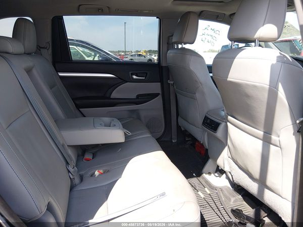 2016 TOYOTA HIGHLANDER XLE V6