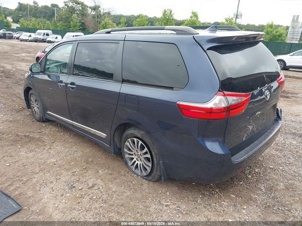 2020 TOYOTA SIENNA XLE — I3