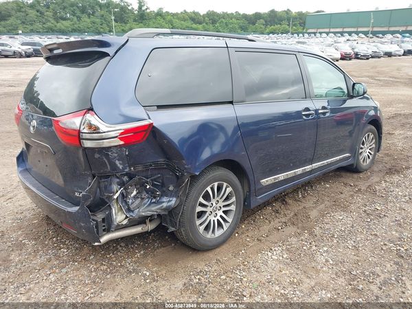 2020 TOYOTA SIENNA XLE — I4