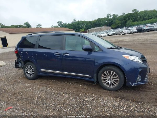 2020 TOYOTA SIENNA XLE — I116