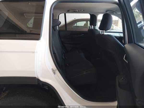 2023 JEEP GRAND CHEROKEE LAREDO 4X4