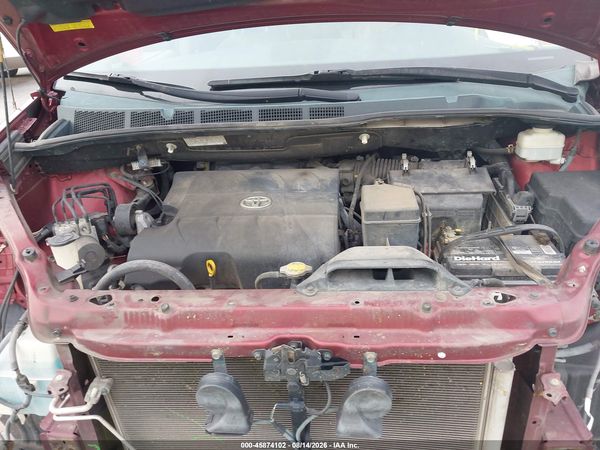 2012 TOYOTA SIENNA XLE V6 8 PASSENGER