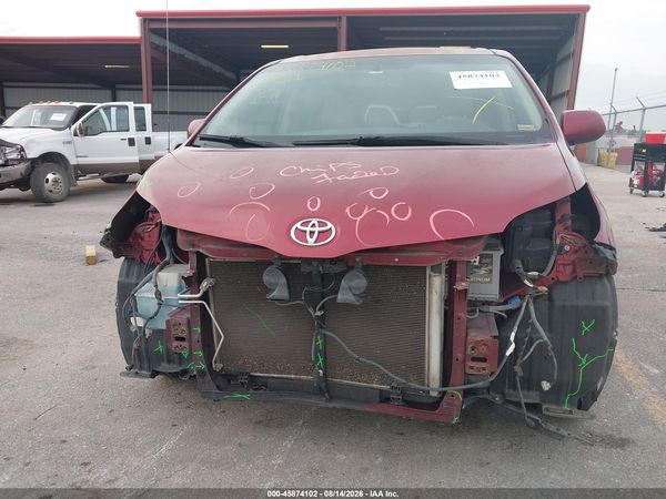 2012 TOYOTA SIENNA XLE V6 8 PASSENGER