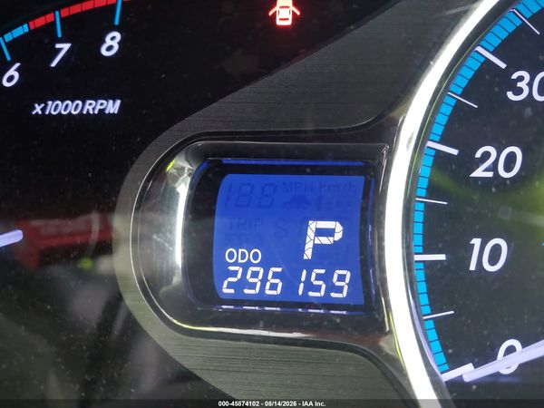 2012 TOYOTA SIENNA XLE V6 8 PASSENGER