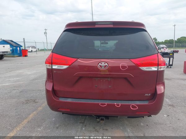 2012 TOYOTA SIENNA XLE V6 8 PASSENGER