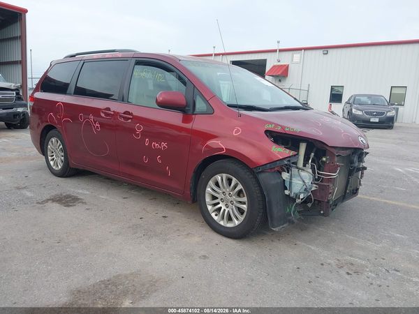 2012 TOYOTA SIENNA XLE V6 8 PASSENGER