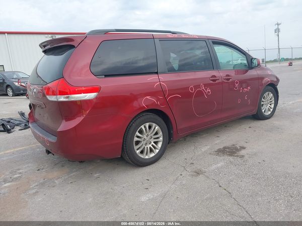 2012 TOYOTA SIENNA XLE V6 8 PASSENGER