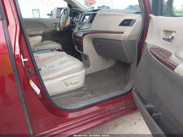 2012 TOYOTA SIENNA XLE V6 8 PASSENGER