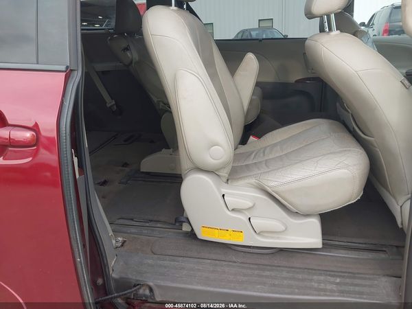 2012 TOYOTA SIENNA XLE V6 8 PASSENGER