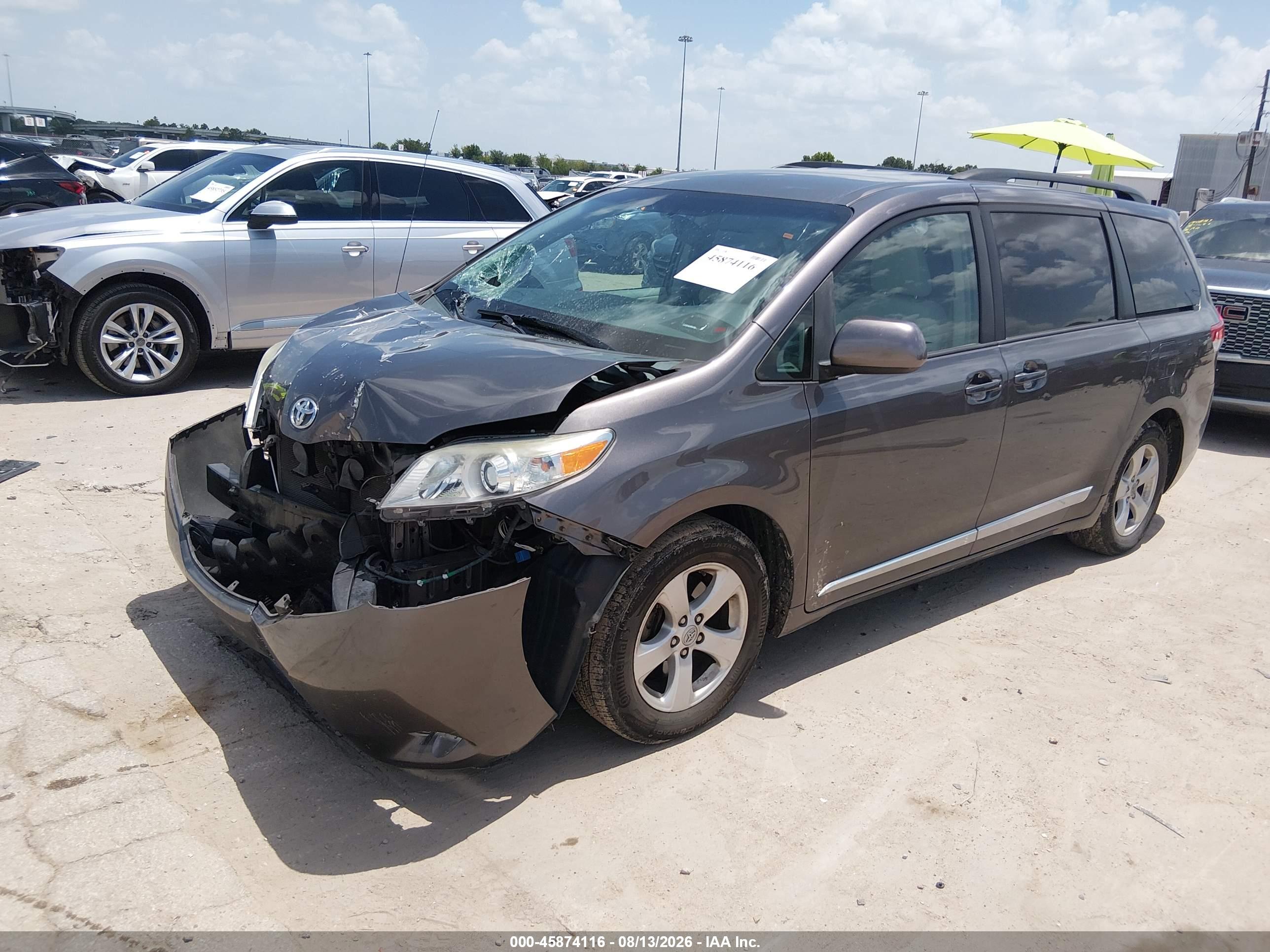 2012 TOYOTA SIENNA LE V6 8 PASSENGER — I2