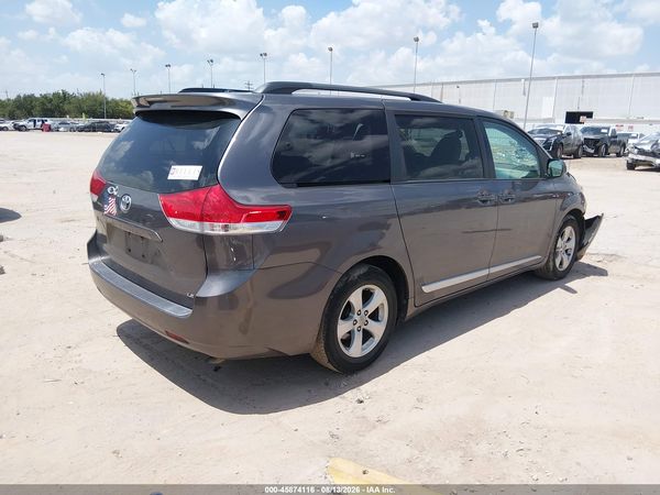 2012 TOYOTA SIENNA LE V6 8 PASSENGER — I4