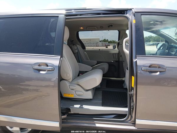 2012 TOYOTA SIENNA LE V6 8 PASSENGER — I8