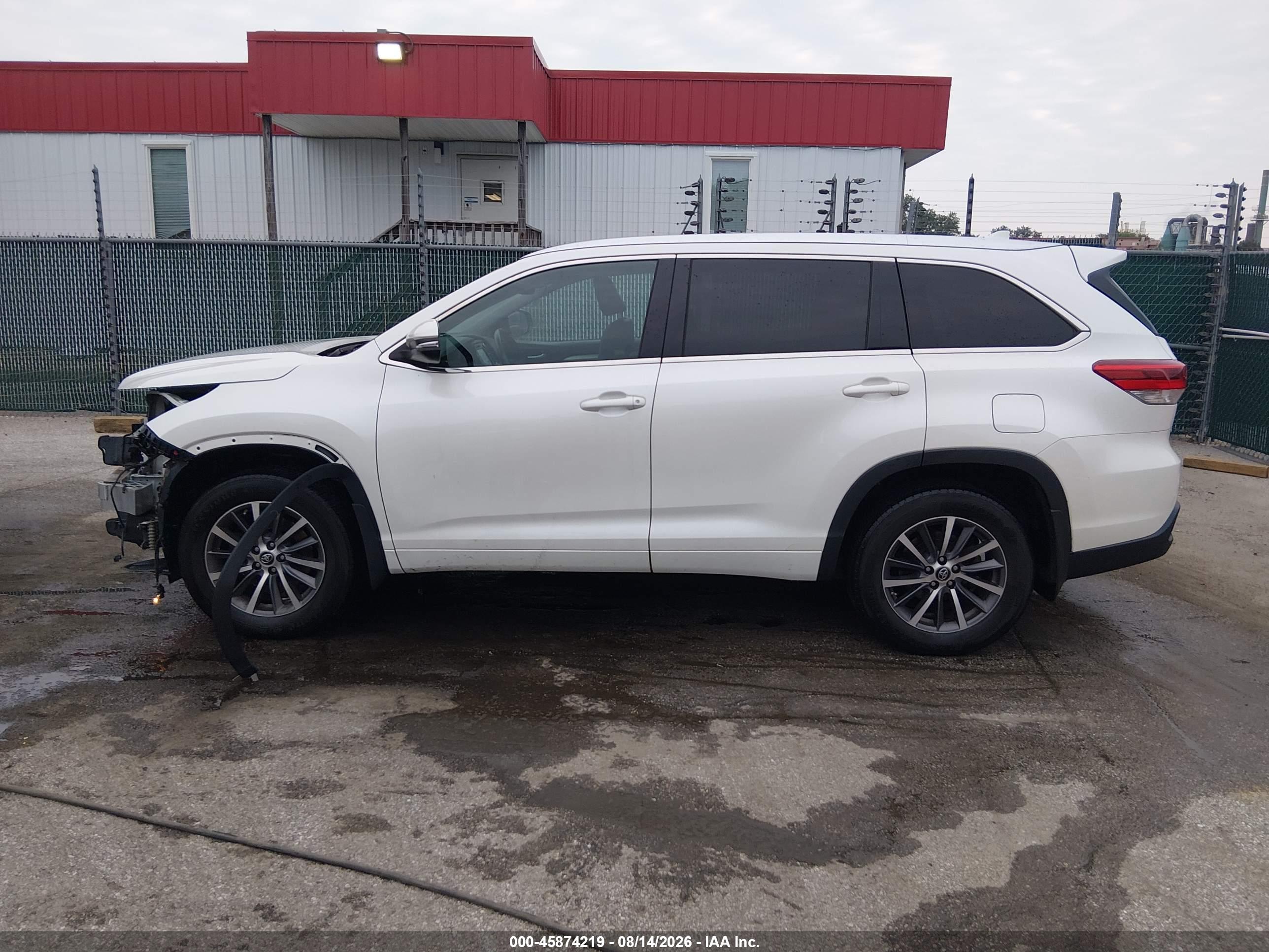 2017 TOYOTA HIGHLANDER XLE