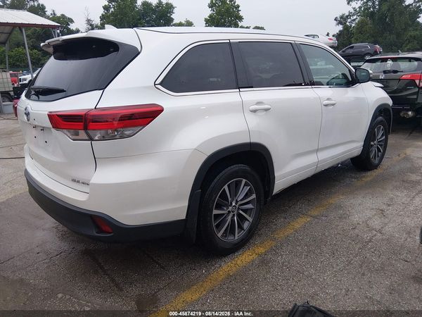 2017 TOYOTA HIGHLANDER XLE
