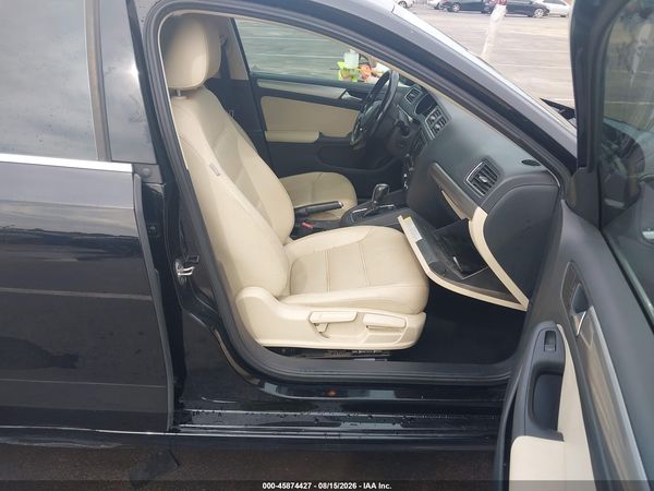 2017 VOLKSWAGEN JETTA 1.4T SE — I5