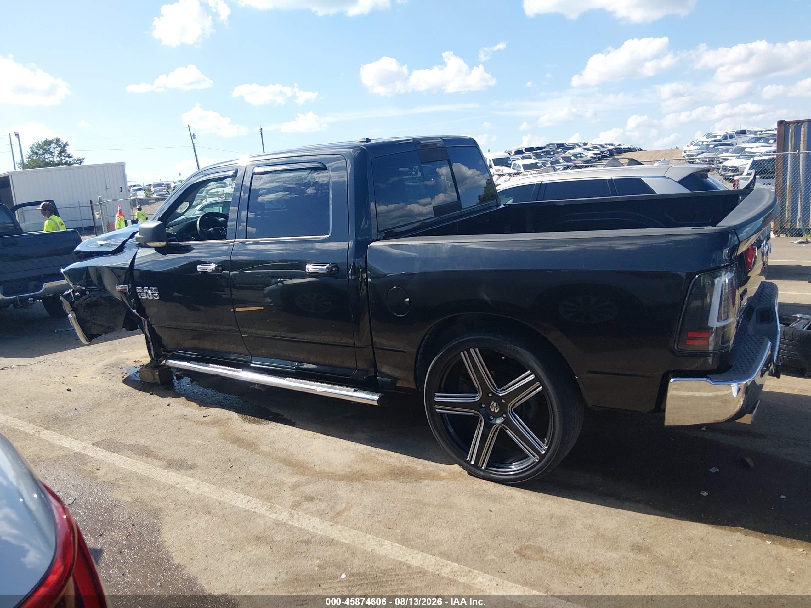 2016 RAM 1500 SLT