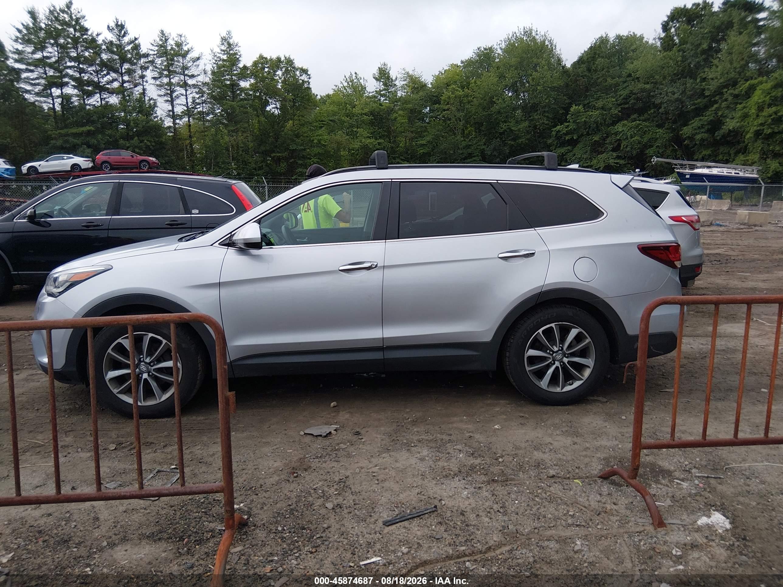 2018 HYUNDAI SANTA FE SE