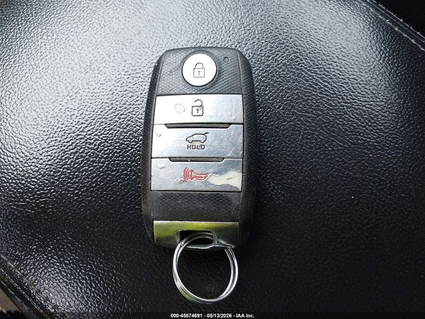 2017 KIA SORENTO 2.4L LX