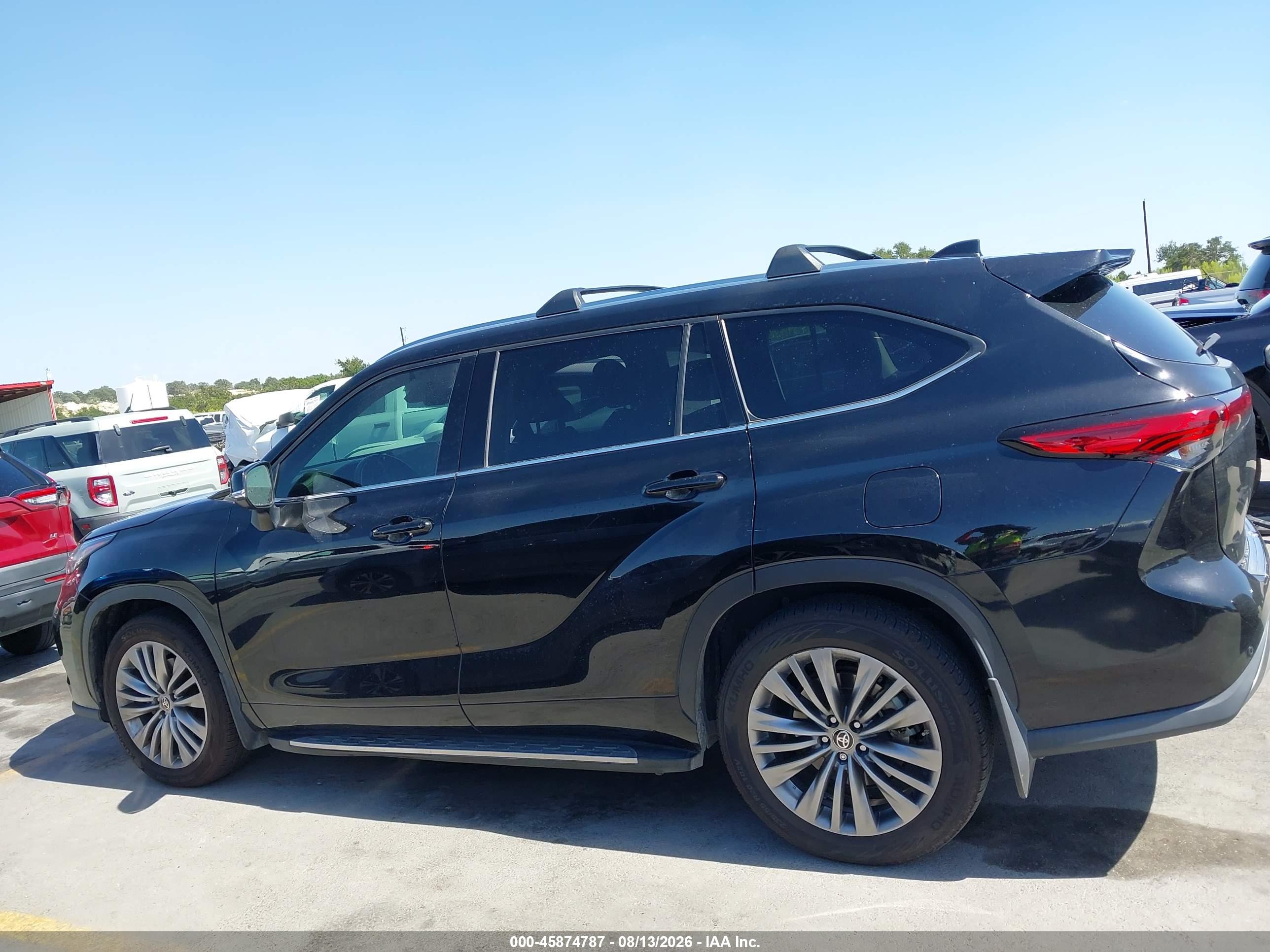 2021 TOYOTA HIGHLANDER PLATINUM