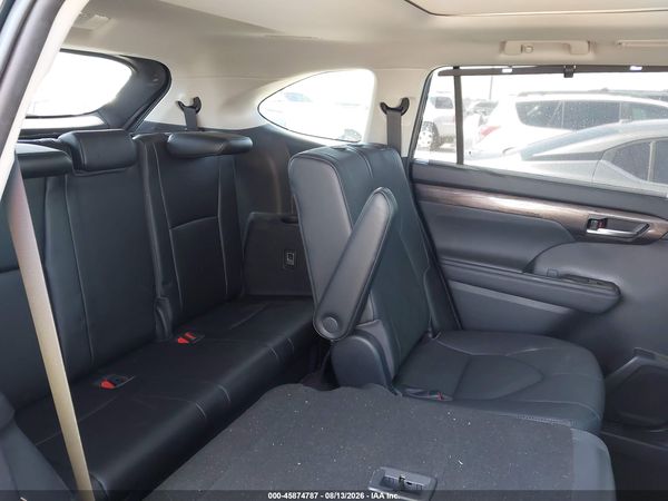 2021 TOYOTA HIGHLANDER PLATINUM