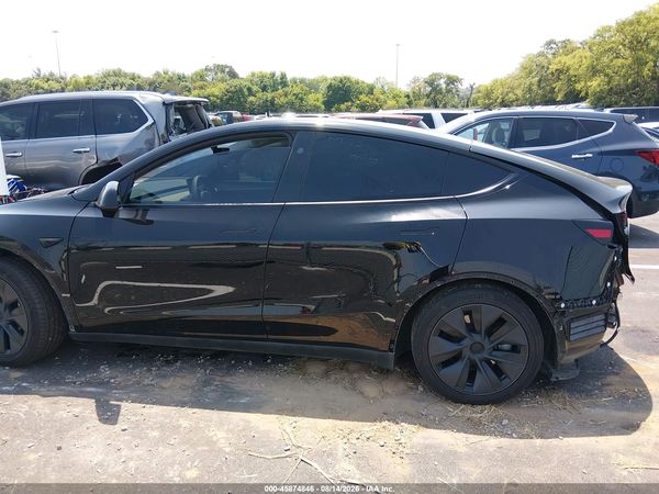 2025 TESLA MODEL Y