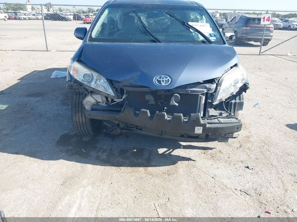 2015 TOYOTA SIENNA LE 8 PASSENGER — I6