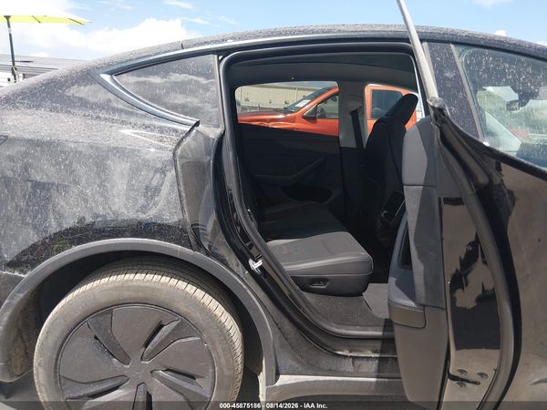 2026 TESLA MODEL Y PREMIUM/REAR-WHEEL DRIVE