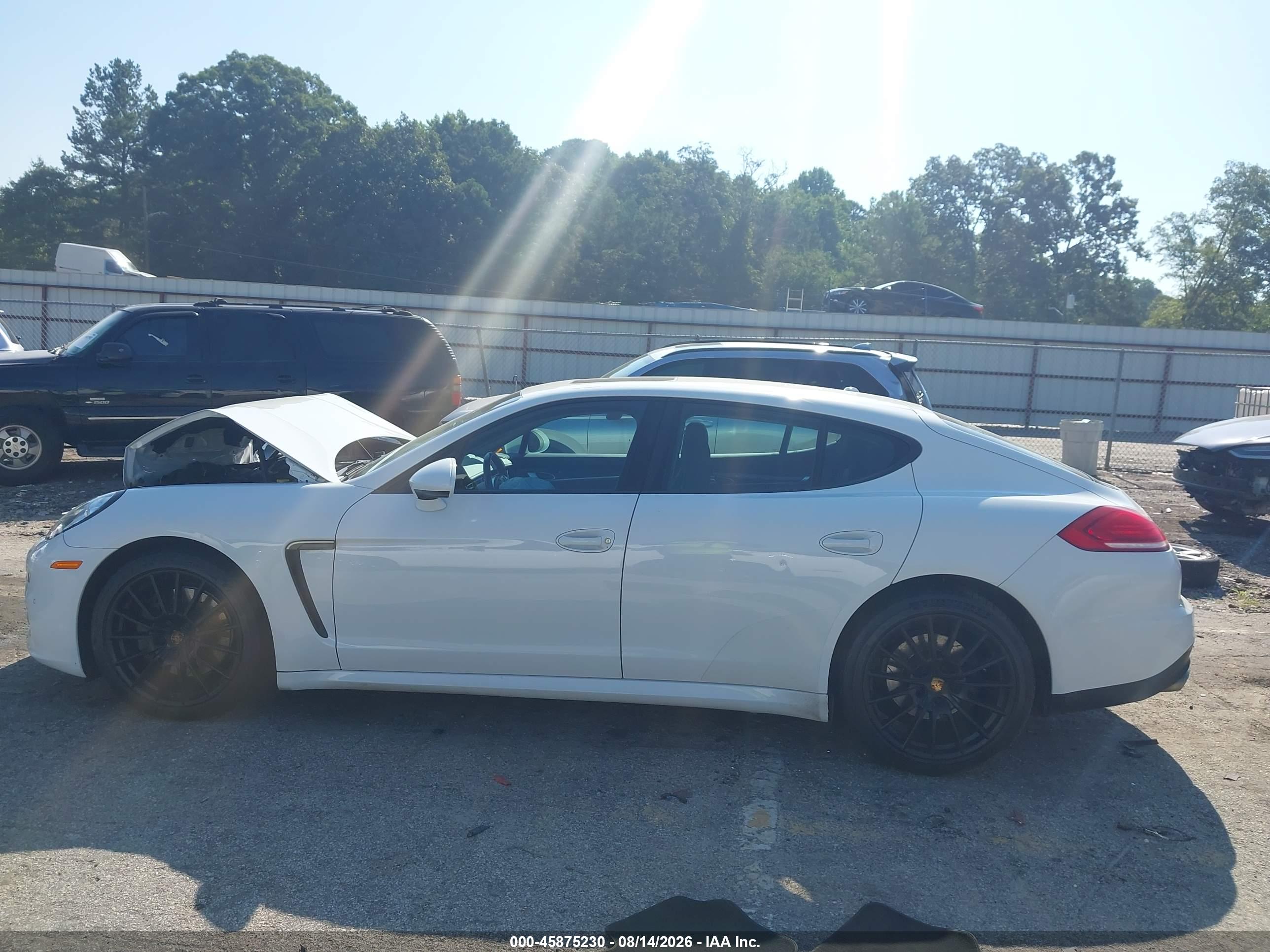 2015 PORSCHE PANAMERA 4