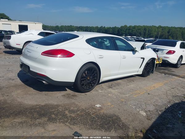 2015 PORSCHE PANAMERA 4