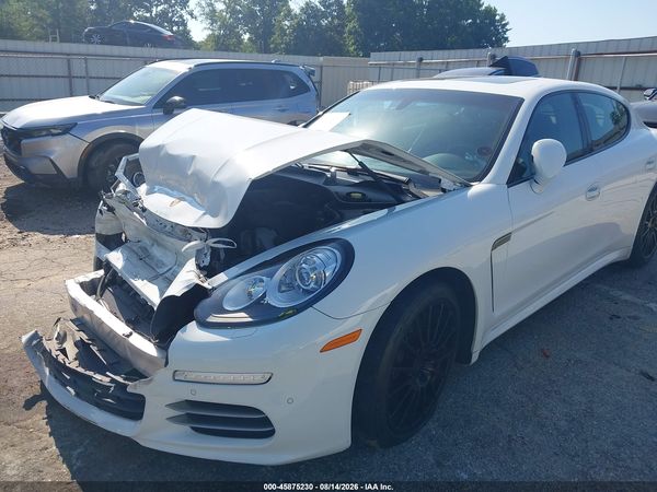 2015 PORSCHE PANAMERA 4