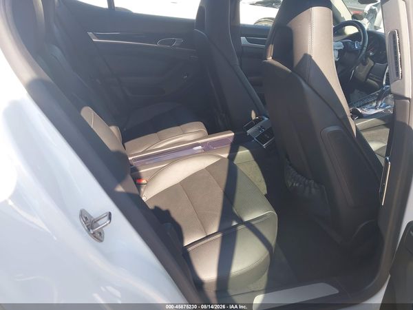 2015 PORSCHE PANAMERA 4