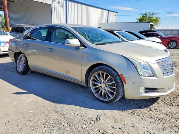 2014 CADILLAC XTS Platinum