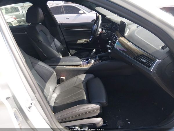 2019 BMW 530I